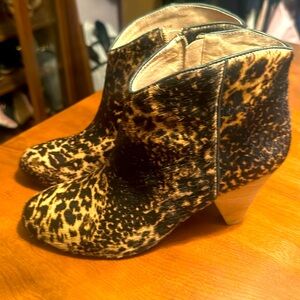 Calf skin Leopard booties